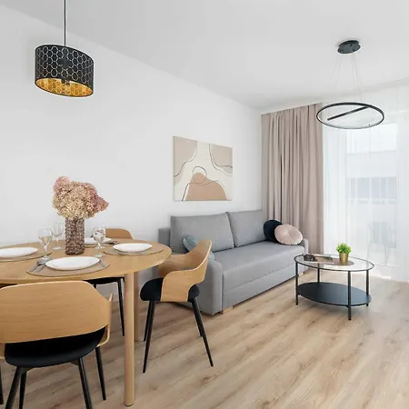 Apartment Cozy With Balcony With Underground Parking By Renters *